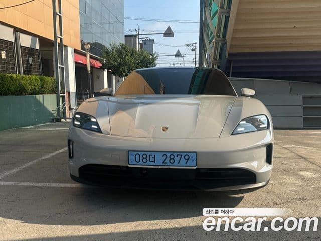 Porsche Taycan 4S, фото 1