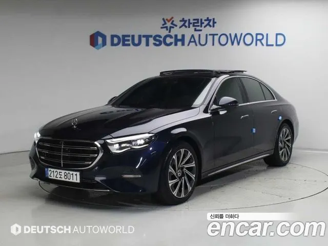Mercedes-Benz E-Class E300 4MATIC Exclusive