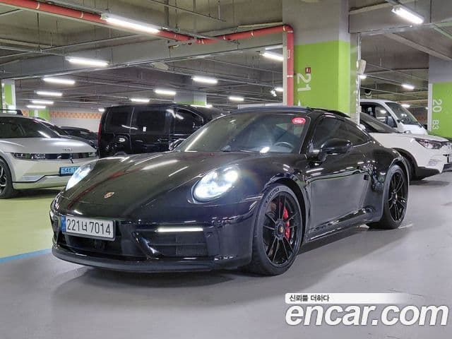 Porsche 911 Carrera 4 GTS