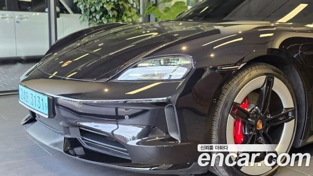 Porsche Taycan 4S
