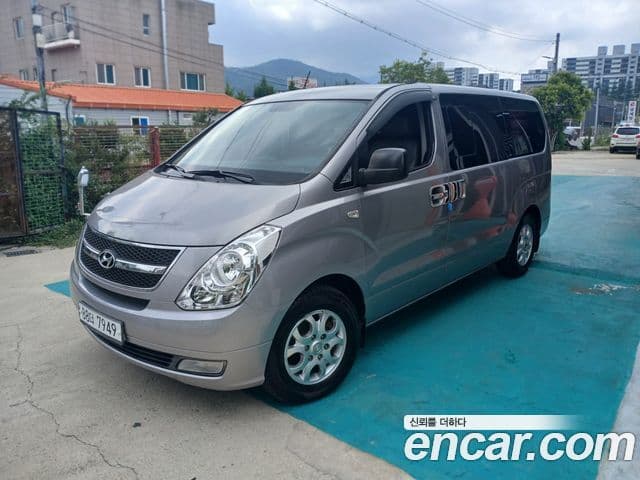 Hyundai Starex 5-Seater VAN CVX Premium